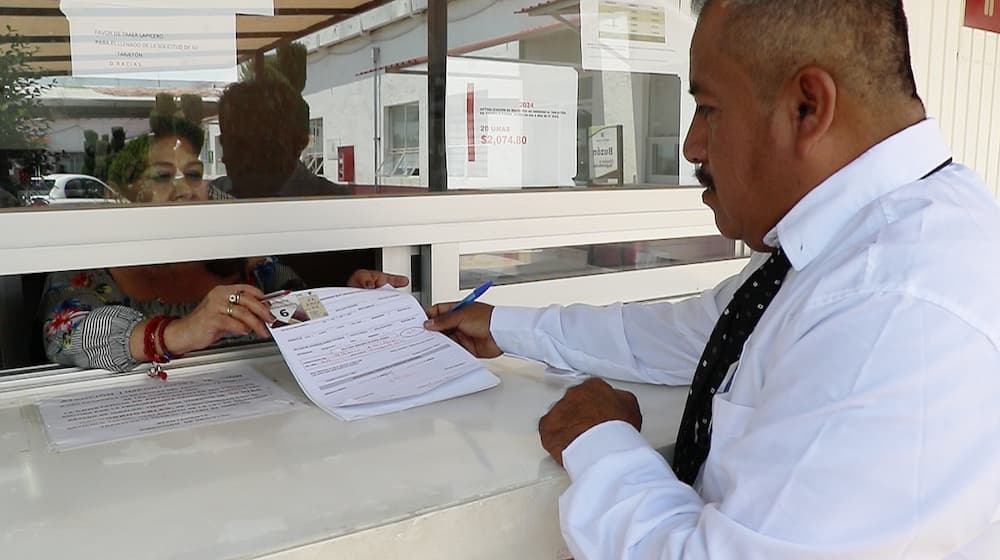 Dan estímulos fiscales para expedición de tarjetón de transporte público