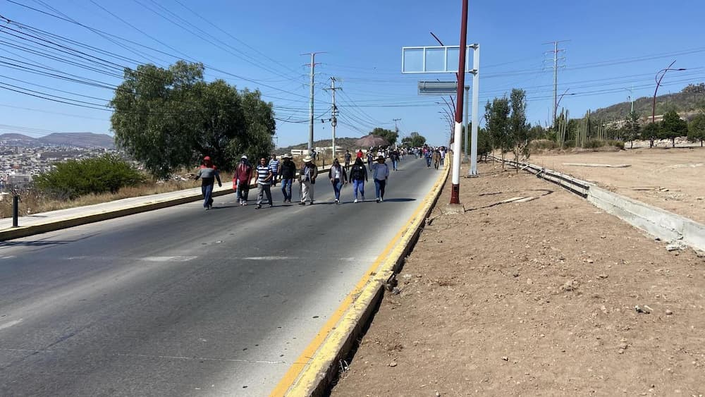 Habitantes del Valle del Mezquital se manifiestan en Pachuca