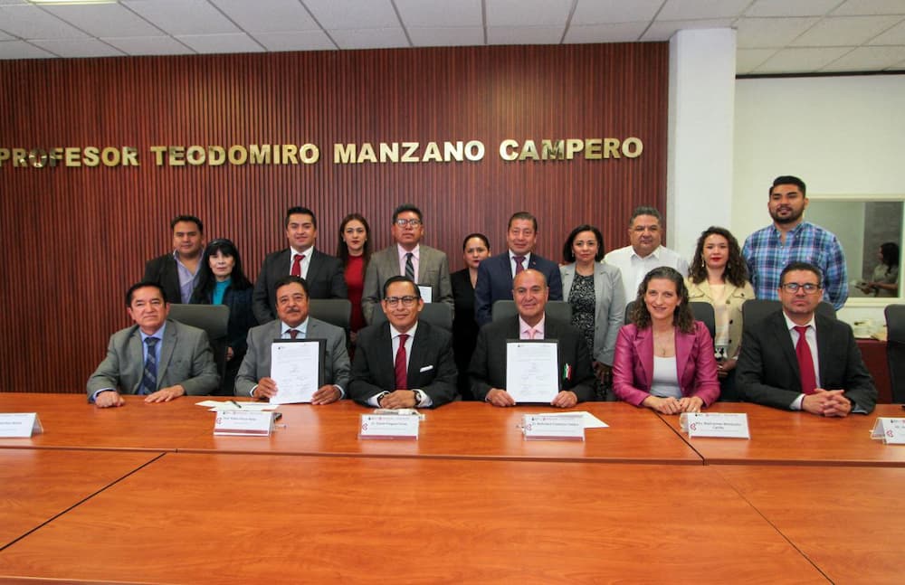 Firman SEMSyS e IHEA convenio para eliminar el analfabetismo