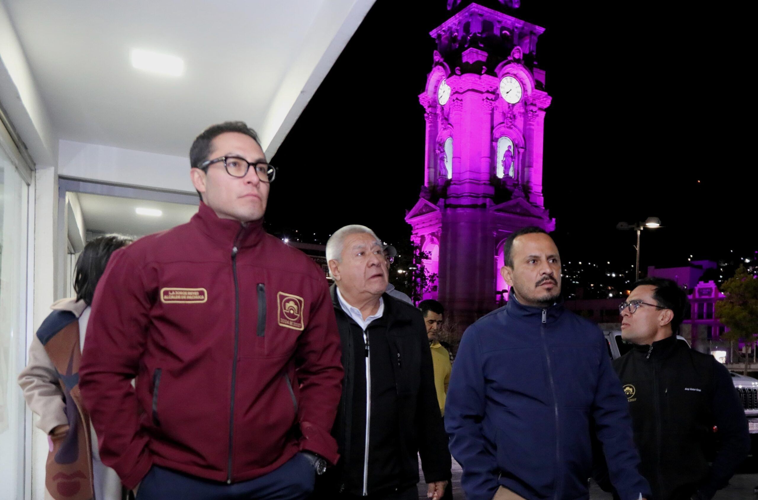 Rehabilitan luminarias del Centro Histórico de Pachuca