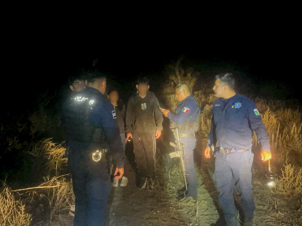 Policía Turística localiza a menores extraviados en cerro de La Reforma