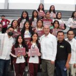 SEPH entrega dispositivos móviles a estudiantes de la sierra alta hidalguense