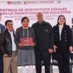 Entrega SEPH tabletas a estudiantes de bachillerato de Zimapán y Tecozautla