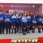 Estudiantes de media superior en el Valle del Mezquital reciben tabletas