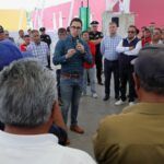 Lidera Jorge Reyes reunión con taxistas en la capital