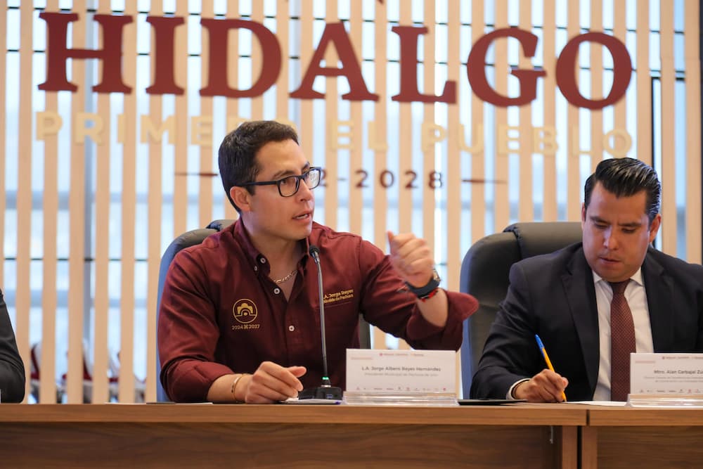 Con el propósito de modernizar y proveer los servicios a la ciudadanía, el Ayuntamiento de Pachuca firmó un convenio de colaboración administrativa con el Gobierno del Estado de Hidalgo, a través de la Secretaría de Hacienda, que permitirá habilitar nuevas alternativas para el pago del impuesto predial.