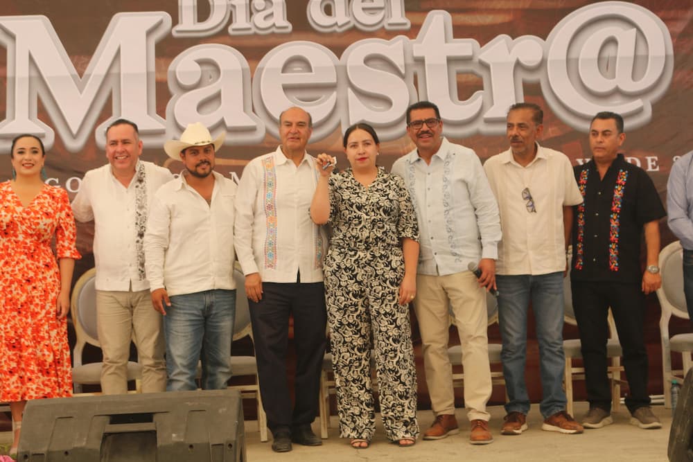 Reconocen SEPH y SNTE la labor de docentes en Atlapexco y Molango