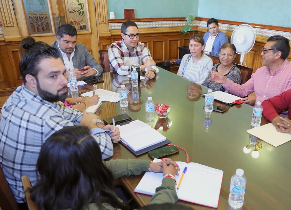 Autoridades municipales y estatales atienden necesidades de mercados de Pachuca