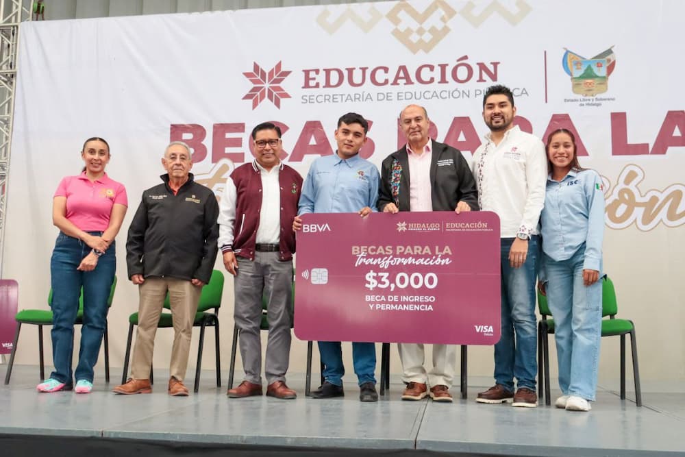 Inicia entrega de tarjetas del programa Becas para la Transformación en la UPFIM