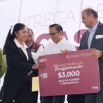Natividad Castrejón fortalece la educación superior con entrega de becas en Mixquiahuala