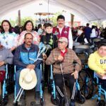 Entrega DIF Hidalgo juguetes y sillas de ruedas en Acaxochitlán