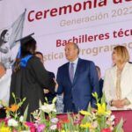 Natividad Castrejón asistió a la ceremonia de graduación del CETIS No. 140 de Jacala