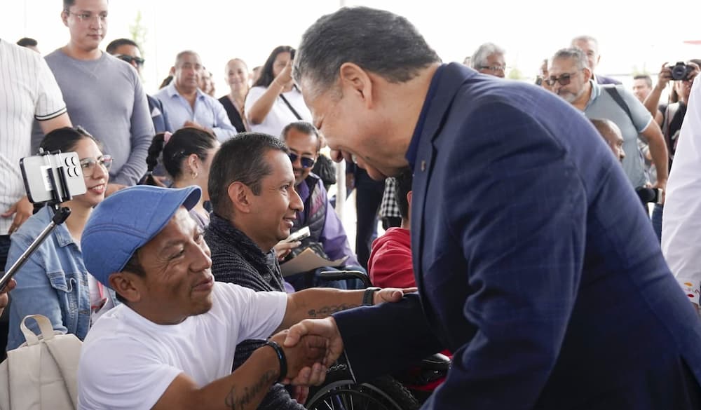 Julio Menchaca inicia modernización del Tuzobús; se da respuesta a demanda ciudadana