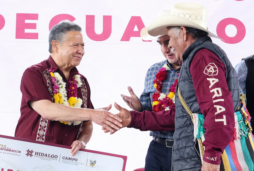 Entrega Julio Menchaca obras y acciones por más de 178 millones de pesos en Tlahuiltepa