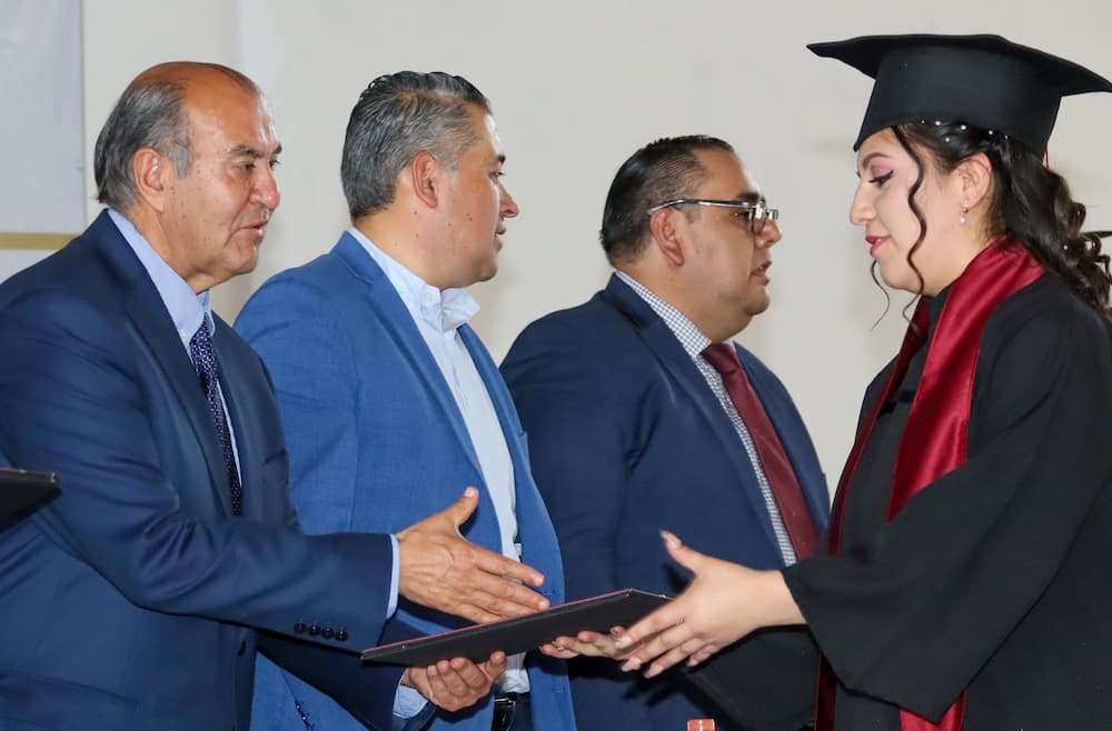 Egresan del Cobaeh 9 mil estudiantes en todo Hidalgo
