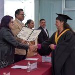 Entrega UNIDEH 28 títulos profesionales a egresados de licenciatura y maestría