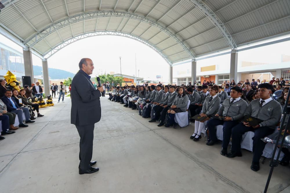 Natividad Castrejón inaugura infraestructura en la Secundaria General “Leona Vicario” de Pachuca