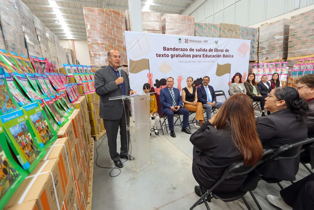 Naty Castrejón da banderazo de salida a libros de texto gratuitos de educación básica
