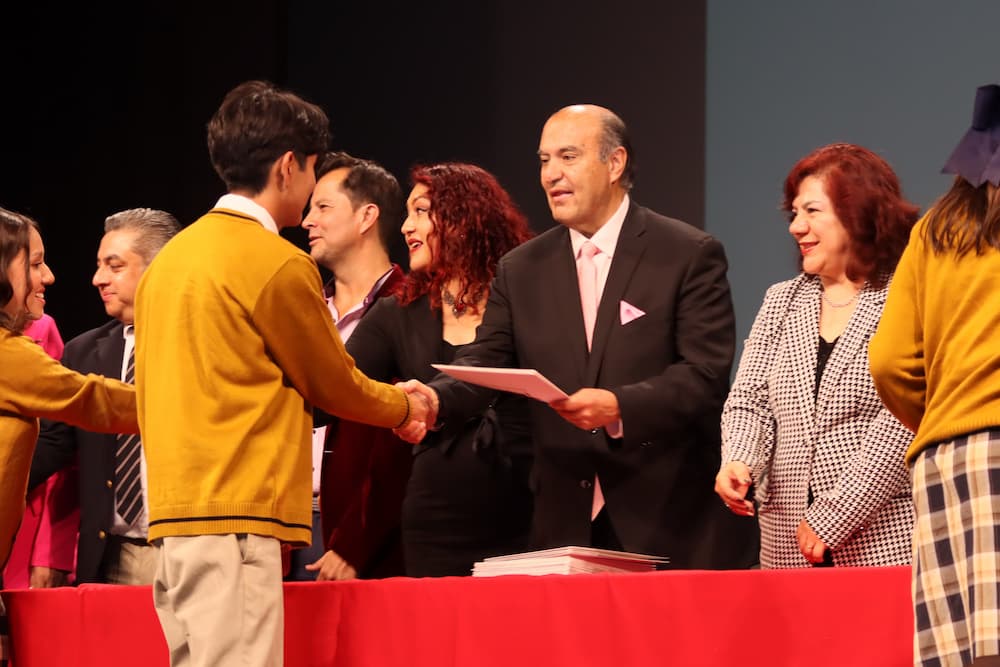 SEPH entregó 420 certificados a estudiantes de la Técnica 1 de Pachuca