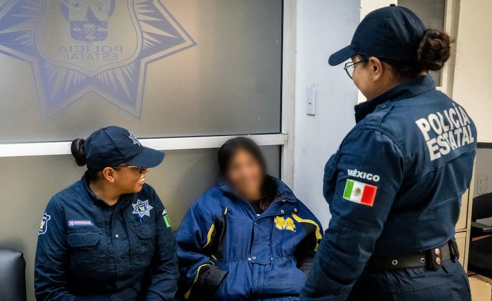 Policía Violeta localiza a mujer extraviada en Edomex