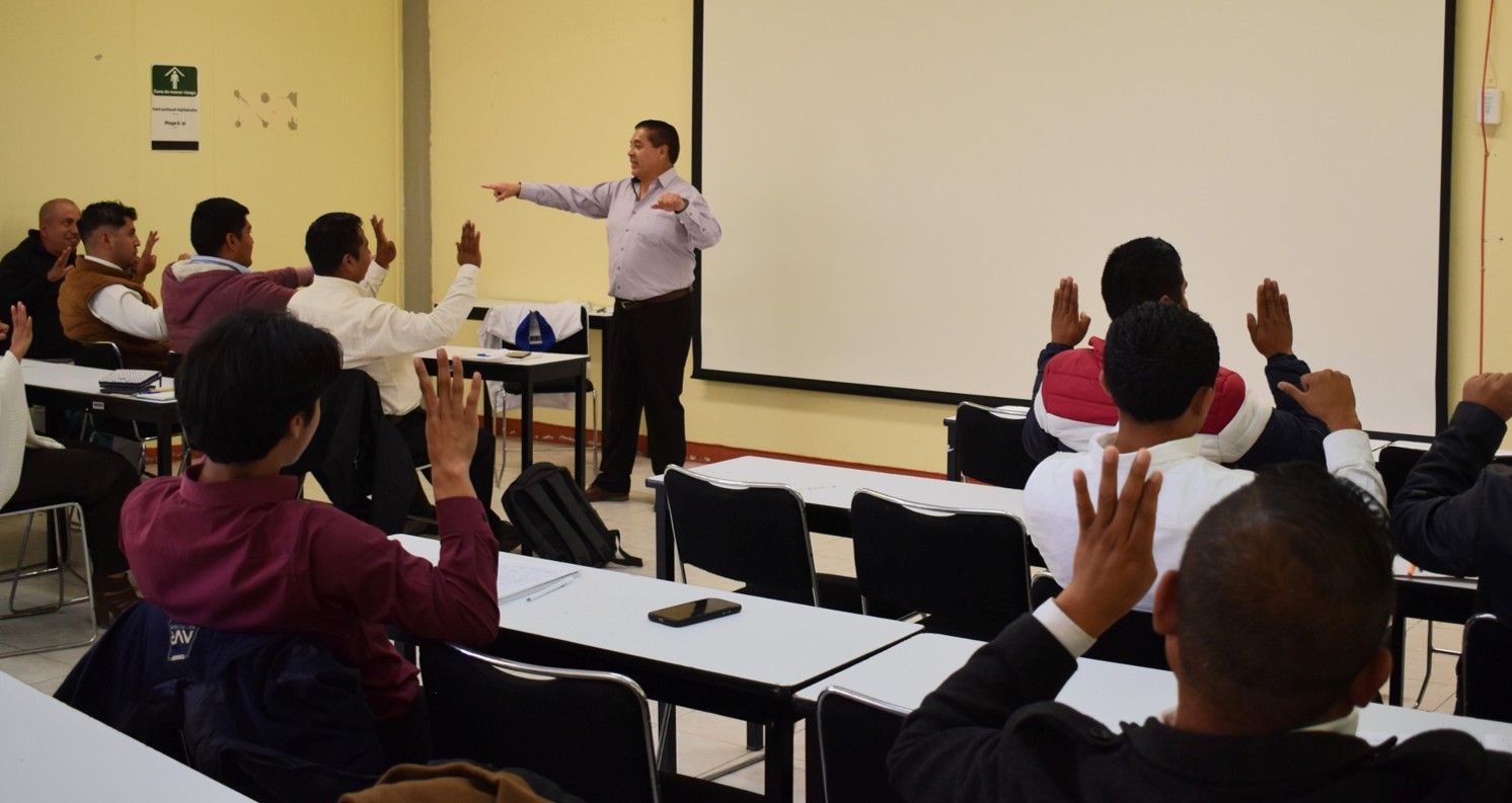 Hidalgo referente nacional con la creación de escuelas de capacitación para el trabajo