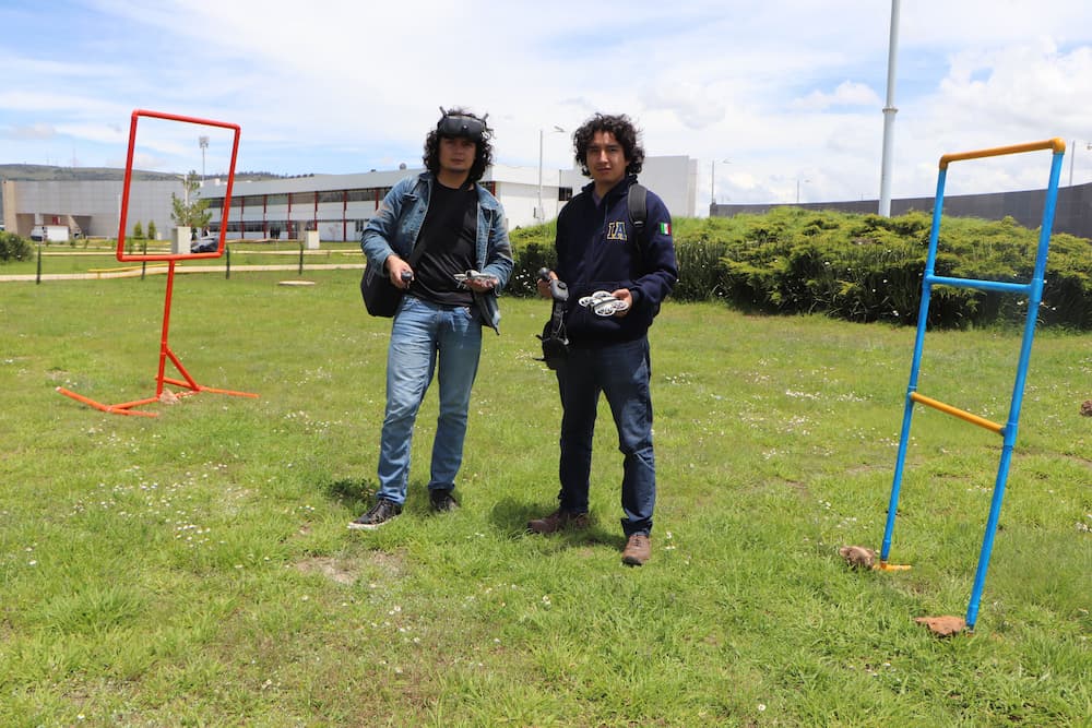 Lanza UPT Desafío Aéreo STEM 2025 con drones para jóvenes talentos 