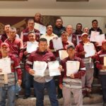 Reciben trabajadores certificados de educación primaria y secundaria