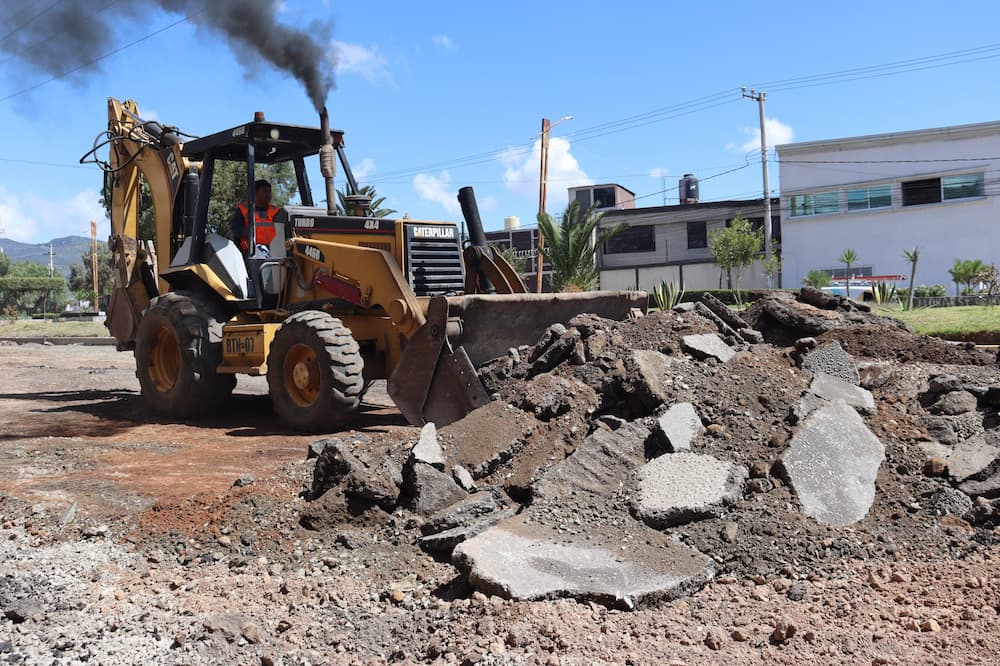 SIPDUS ejecuta trabajos en Avenida Universidad y Bulevar Felipe Ángeles