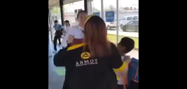 Agrede mujer a oficial tras no pagar su pasaje en Tuzobús