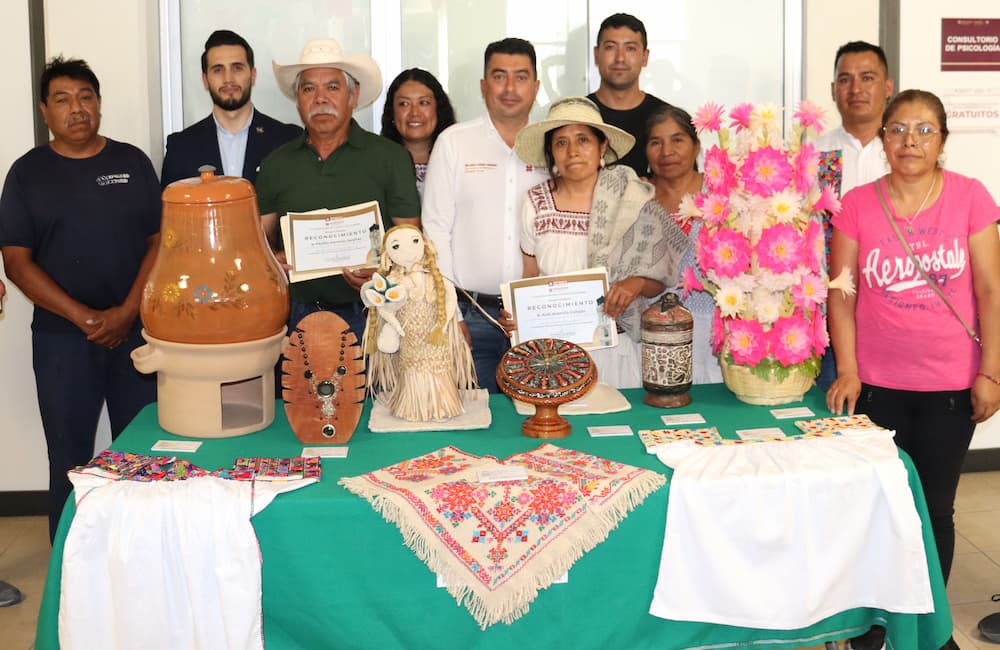 Por su talento y aporte al arte popular de Hidalgo, Sebiso reconoció a personas artesanas