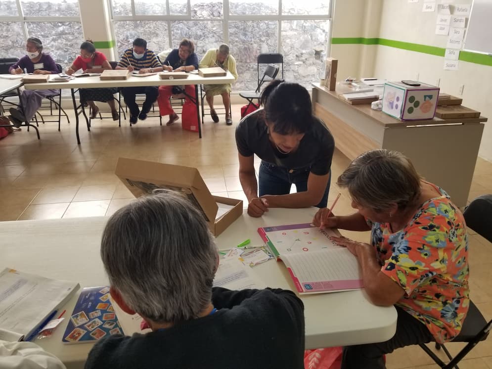 IHEA reporta avance significativo en alfabetización en Zimapán