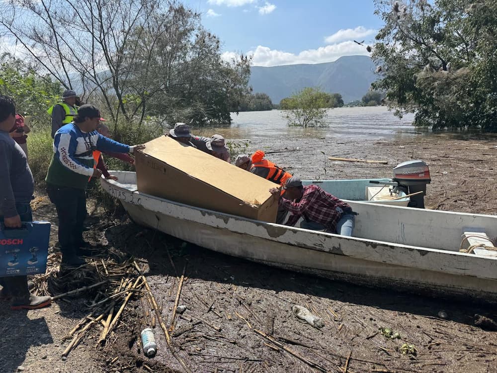 CEAA entrega planta purificadora de agua en Cerritos de Tlacotepec, Metztitlán