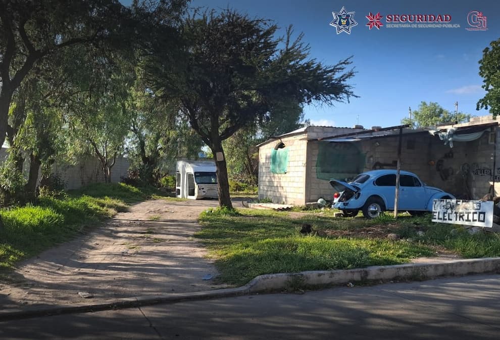 Detienen a dos hombres por desvalijar tractocamión robado en Arco Norte 