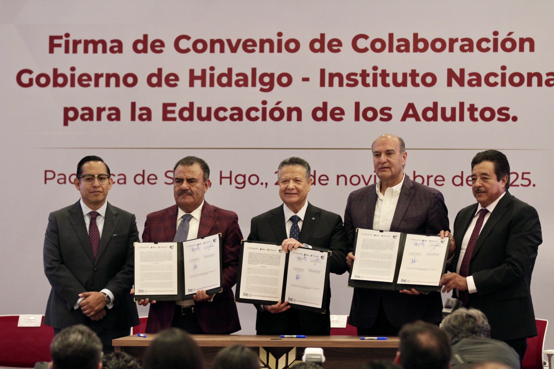 Gobierno de Hidalgo y el INEA van por la alfabetización de 50 mil hidalguenses