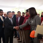 Julio Menchaca renueva compromiso con las personas con discapacidad