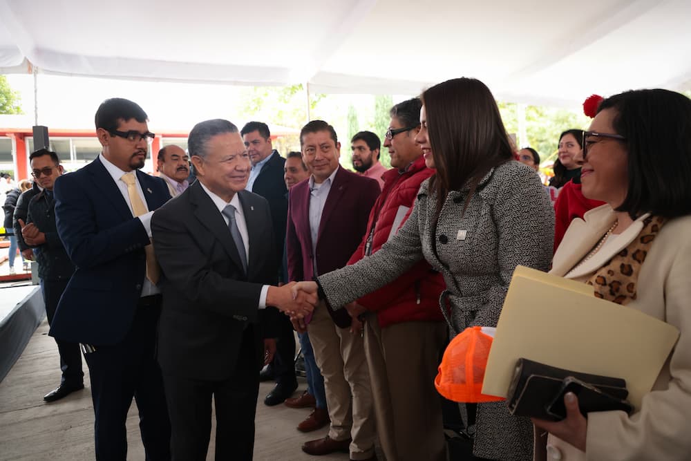 Julio Menchaca renueva compromiso con las personas con discapacidad