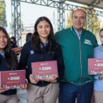 Natividad Castrejón entrega tabletas a estudiantes del Conalep Tulancingo
