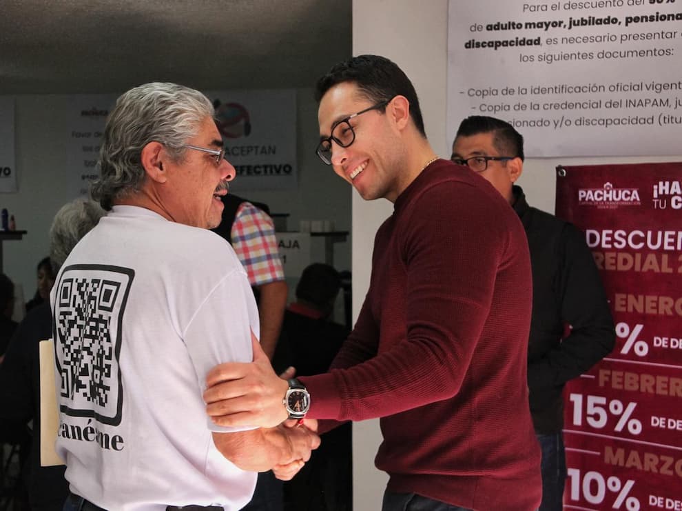 Jorge Reyes supervisa atención a contribuyentes durante pago del predial en Pachuca