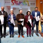 DIF Hidalgo abre nuevos CAIC, en beneficio de la niñez hidalguense Durante la ceremonia, realizada en el auditorio del CAIC Colonias del Sur, Vite Ramos destacó que estos centros son espacios seguros, confortables y dignos, que operan como escuelas de tiempo completo y representan un apoyo real para las madres y padres hidalguenses. “Estos Centros permiten que más madres y padres de familia realicen sus actividades laborales con la tranquilidad de saber que sus hijas e hijos están bien cuidados y alimentados”, afirmó ante comunidades estudiantiles, personal docente y familias de los seis CAIC dependientes del DIF Hidalgo. Asimismo, reconoció el trabajo coordinado entre el Sistema Nacional DIF y el gobierno del estado para impulsar el bienestar y desarrollo integral de la infancia hidalguense. Por su parte, María del Rocío García Pérez señaló que invertir en la primera infancia es una de las decisiones más estratégicas que puede tomar cualquier gobierno, ya que sienta bases sólidas para el futuro de la sociedad. Informó que el CAIC Colonias del Sur representó una inversión cercana a los 9 millones de pesos, destinada a garantizar condiciones óptimas de atención infantil. Además, indicó que, en conjunto con el CAIC Bomberos, se brindará atención a más de 200 niñas y niños, generando un impacto positivo en las familias, las comunidades y el desarrollo social del estado. En su intervención, el gobernador Julio Menchaca Salazar destacó que este proyecto es un claro ejemplo del esfuerzo conjunto entre el gobierno federal, el DIF Nacional y las autoridades estatales y municipales, así como de la participación de la sociedad civil y los patronatos. El mandatario estatal expresó su agradecimiento a la presidenta de la República, Claudia Sheinbaum Pardo, resaltando que la suma de imaginación, compromiso y trabajo coordinado se traduce en infraestructura que fortalece el bienestar de Hidalgo. En su oportunidad, Ricardo Alvizo Contreras, titular del Sistema DIF Hidalgo, precisó que para el CAIC Colonias del Sur la inversión incluyó la donación de un terreno de 800 metros cuadrados por parte del gobierno de Hidalgo, con un valor aproximado de 6.4 millones de pesos; así como 8.3 millones de pesos para su construcción y 2 millones de pesos para su equipamiento, estos últimos aportados por el SNDIF. Mientras que, para el CAIC de Bomberos, el Patronato del DIFH realizó una aportación de 2.4 millones de pesos para la adquisición del predio, y el SNDIF destinó 9 millones de pesos para su construcción y 2 millones de pesos para su equipamiento; lo que representa una inversión total superior a los 30 millones de pesos entre ambos centros educativos. Los CAIC funcionan como escuelas de tiempo completo, de 8:30 a 16:30 horas, ofreciendo desayuno, comida y atención educativa en espacios seguros y adecuados, dirigidos principalmente a madres y padres trabajadores que perciben hasta dos salarios mínimos. Los nuevos CAIC beneficiarán a familias del sur y barrios altos de Pachuca, ya que la inversión federal y el apoyo privado permitieron ampliar la capacidad de atención. Destaca que el CAIC Bomberos ahora cuenta con mejores instalaciones y atiende a más niñas y niños desde los 45 días de nacidos.