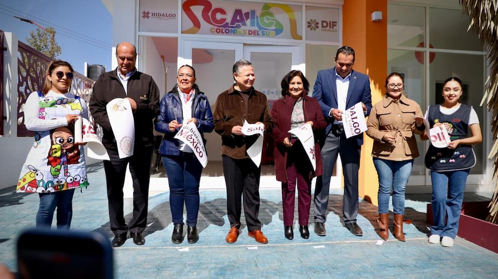 DIF Hidalgo abre nuevos CAIC, en beneficio de la niñez hidalguense Durante la ceremonia, realizada en el auditorio del CAIC Colonias del Sur, Vite Ramos destacó que estos centros son espacios seguros, confortables y dignos, que operan como escuelas de tiempo completo y representan un apoyo real para las madres y padres hidalguenses. “Estos Centros permiten que más madres y padres de familia realicen sus actividades laborales con la tranquilidad de saber que sus hijas e hijos están bien cuidados y alimentados”, afirmó ante comunidades estudiantiles, personal docente y familias de los seis CAIC dependientes del DIF Hidalgo. Asimismo, reconoció el trabajo coordinado entre el Sistema Nacional DIF y el gobierno del estado para impulsar el bienestar y desarrollo integral de la infancia hidalguense. Por su parte, María del Rocío García Pérez señaló que invertir en la primera infancia es una de las decisiones más estratégicas que puede tomar cualquier gobierno, ya que sienta bases sólidas para el futuro de la sociedad. Informó que el CAIC Colonias del Sur representó una inversión cercana a los 9 millones de pesos, destinada a garantizar condiciones óptimas de atención infantil. Además, indicó que, en conjunto con el CAIC Bomberos, se brindará atención a más de 200 niñas y niños, generando un impacto positivo en las familias, las comunidades y el desarrollo social del estado. En su intervención, el gobernador Julio Menchaca Salazar destacó que este proyecto es un claro ejemplo del esfuerzo conjunto entre el gobierno federal, el DIF Nacional y las autoridades estatales y municipales, así como de la participación de la sociedad civil y los patronatos. El mandatario estatal expresó su agradecimiento a la presidenta de la República, Claudia Sheinbaum Pardo, resaltando que la suma de imaginación, compromiso y trabajo coordinado se traduce en infraestructura que fortalece el bienestar de Hidalgo. En su oportunidad, Ricardo Alvizo Contreras, titular del Sistema DIF Hidalgo, precisó que para el CAIC Colonias del Sur la inversión incluyó la donación de un terreno de 800 metros cuadrados por parte del gobierno de Hidalgo, con un valor aproximado de 6.4 millones de pesos; así como 8.3 millones de pesos para su construcción y 2 millones de pesos para su equipamiento, estos últimos aportados por el SNDIF. Mientras que, para el CAIC de Bomberos, el Patronato del DIFH realizó una aportación de 2.4 millones de pesos para la adquisición del predio, y el SNDIF destinó 9 millones de pesos para su construcción y 2 millones de pesos para su equipamiento; lo que representa una inversión total superior a los 30 millones de pesos entre ambos centros educativos. Los CAIC funcionan como escuelas de tiempo completo, de 8:30 a 16:30 horas, ofreciendo desayuno, comida y atención educativa en espacios seguros y adecuados, dirigidos principalmente a madres y padres trabajadores que perciben hasta dos salarios mínimos. Los nuevos CAIC beneficiarán a familias del sur y barrios altos de Pachuca, ya que la inversión federal y el apoyo privado permitieron ampliar la capacidad de atención. Destaca que el CAIC Bomberos ahora cuenta con mejores instalaciones y atiende a más niñas y niños desde los 45 días de nacidos.