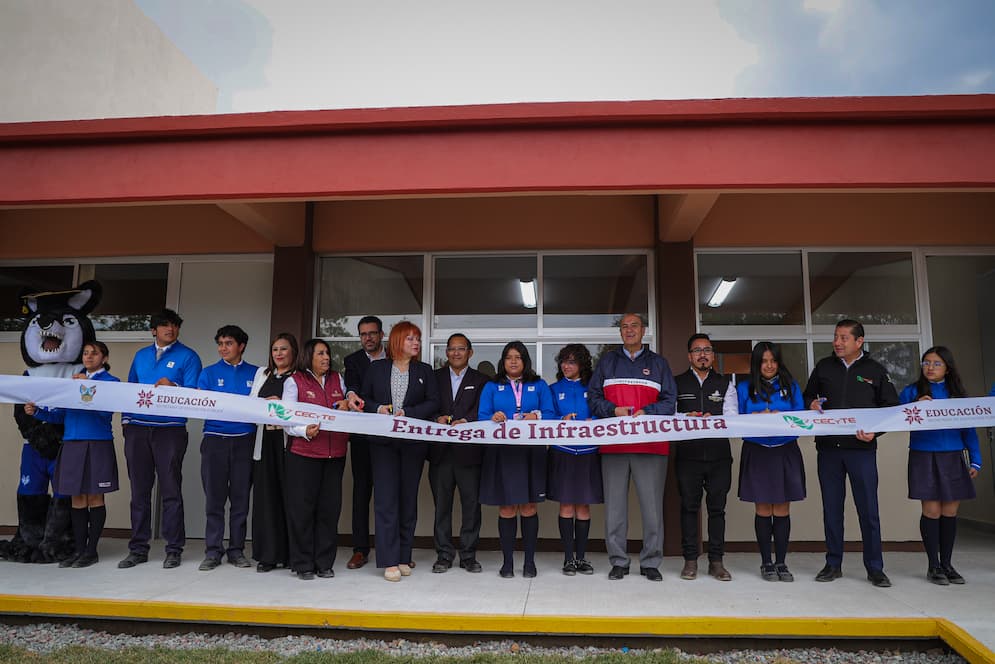 Natividad Castrejón entrega obra educativa en CECyTEH Epazoyucan