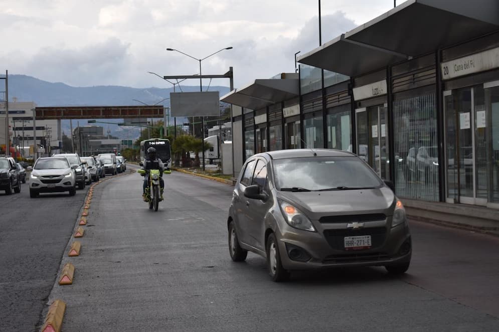 Semot hace llamado a respetar el carril exclusivo del Tuzobús