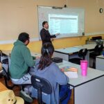 Capacitan en enseñanza del inglés a docentes de la región Tenango de Doria