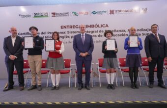 SEPH entrega certificados de inglés a más de 22 mil estudiantes de bachillerato