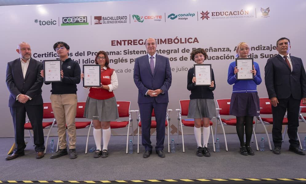 SEPH entrega certificados de inglés a más de 22 mil estudiantes de bachillerato