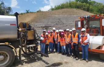 Estudiantes de Ingeniería Civil fortalecen su formación en obra carretera