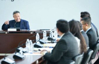 En el marco de la Primera Sesión Ordinaria 2026 del Consejo de Desarrollo Metropolitano del Valle de México, el gobernador Julio Menchaca Salazar respaldó la expansión de la dicha zona con la integración de siete municipios de Hidalgo –que se suman a Tizayuca– y uno del estado de Morelos, con el objetivo de detonar el crecimiento regional ordenado y garantizar el bienestar integral de las familias.