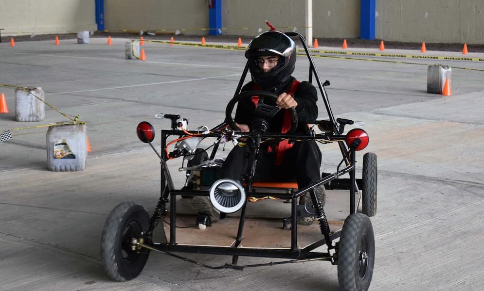 Estudiantes del ITESA desarrollan go-karts eléctricos