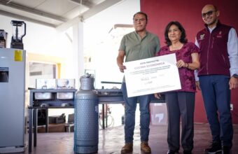 Edda Vite entrega proyectos productivos para personas con discapacidad