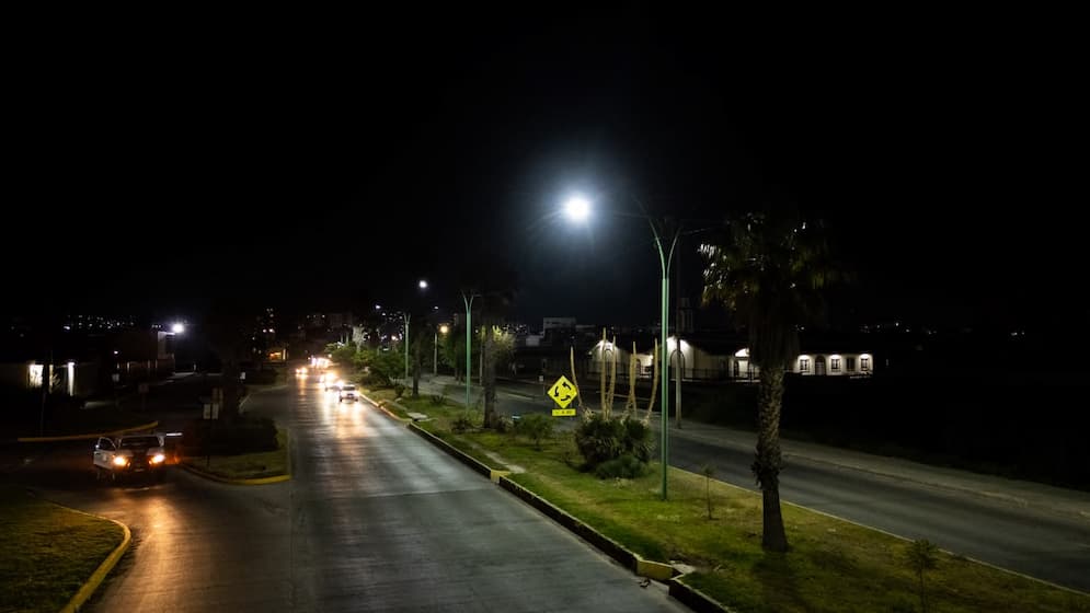 Más seguridad y mejor visibilidad: Jorge Reyes entrega obra de alumbrado en el Blvd. Ramón G. Bonfil
